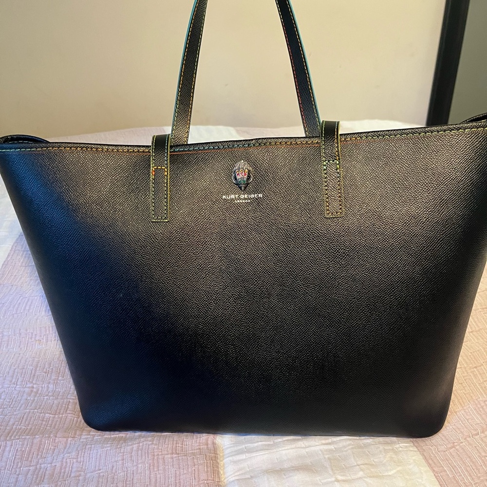 Kurt Geiger Elegant Black Leather Handbag